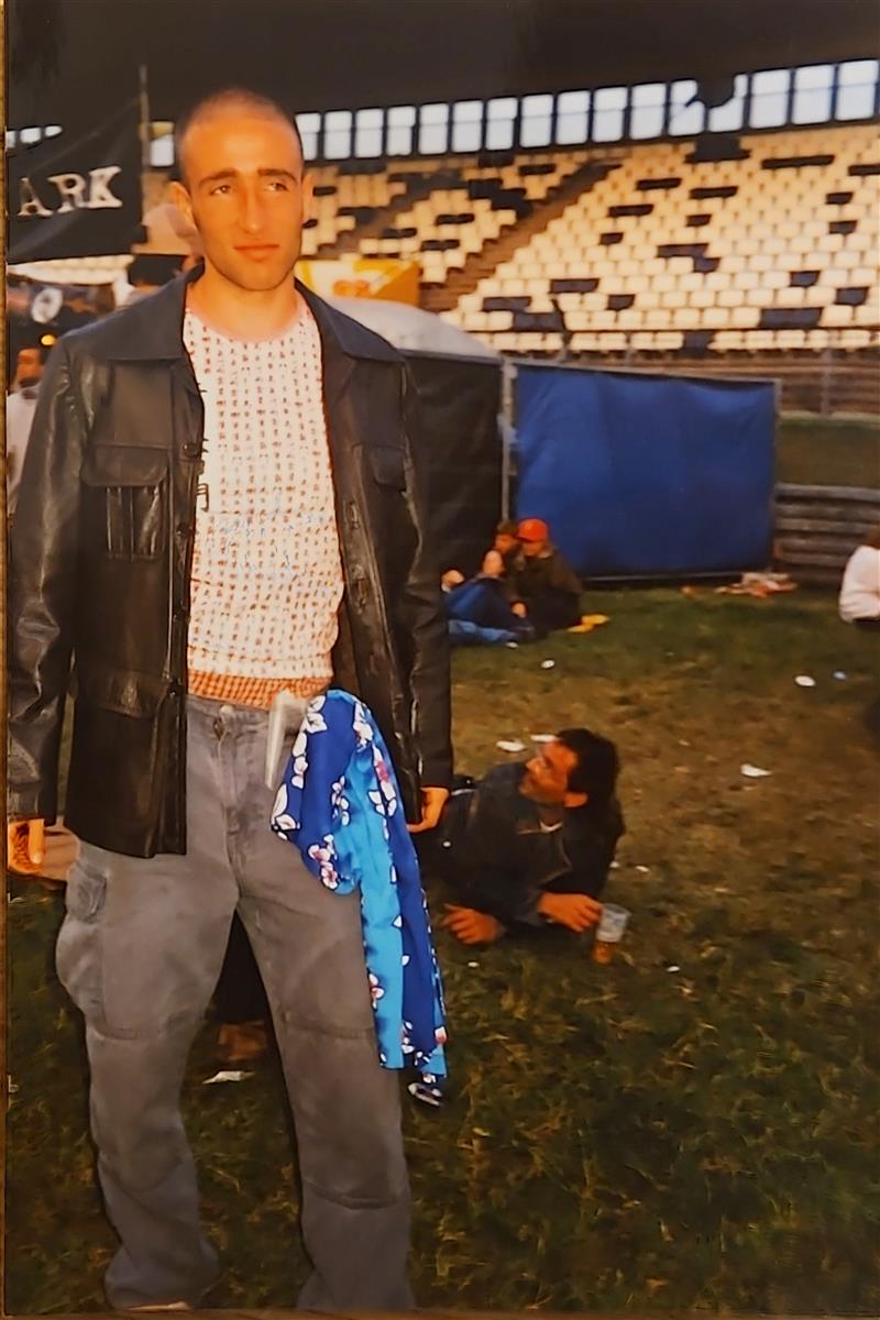 Angel mit kahlrasiertem Kopf bei Rock am Ring 1999